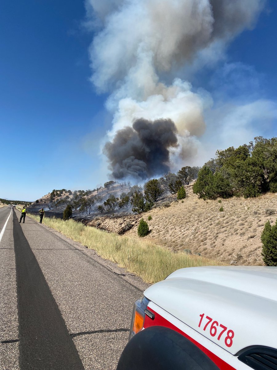 UtahWildfire's tweet image. 1 air attack, 4 SEATS (single engine air tankers), multiple engines and a hand crew are working to suppress the #BakerFire in Millard County. #ffslkw