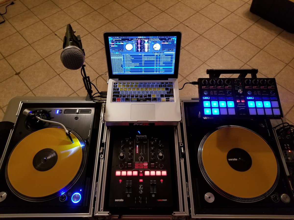 DJaydarealist's tweet photo. @djheat @1DJFirstClass @DJQUICKSILVA  My current dj set up right now which is dope af! But, I need the final ultimate piece which is the #pioneerdjms9 to make the cypher complete! https://t.co/mKZSBATnmk