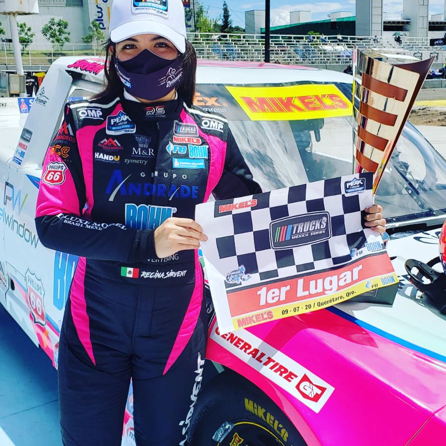 mikelstools's tweet photo. 🏁✅ @reginasirvent se convierte en la triunfadora de la primera fecha de la temporada 2020 de las #MIKELS @TrucksMx @NASCARPEAKMX y ademas hace historia al ser la primera Mujer que lo consigue dentro de la categoria👏👏👏👏 ¡¡¡FELICIDADES Regi!!!!👊🏆🥇 https://t.co/6BD7SJQ3kO