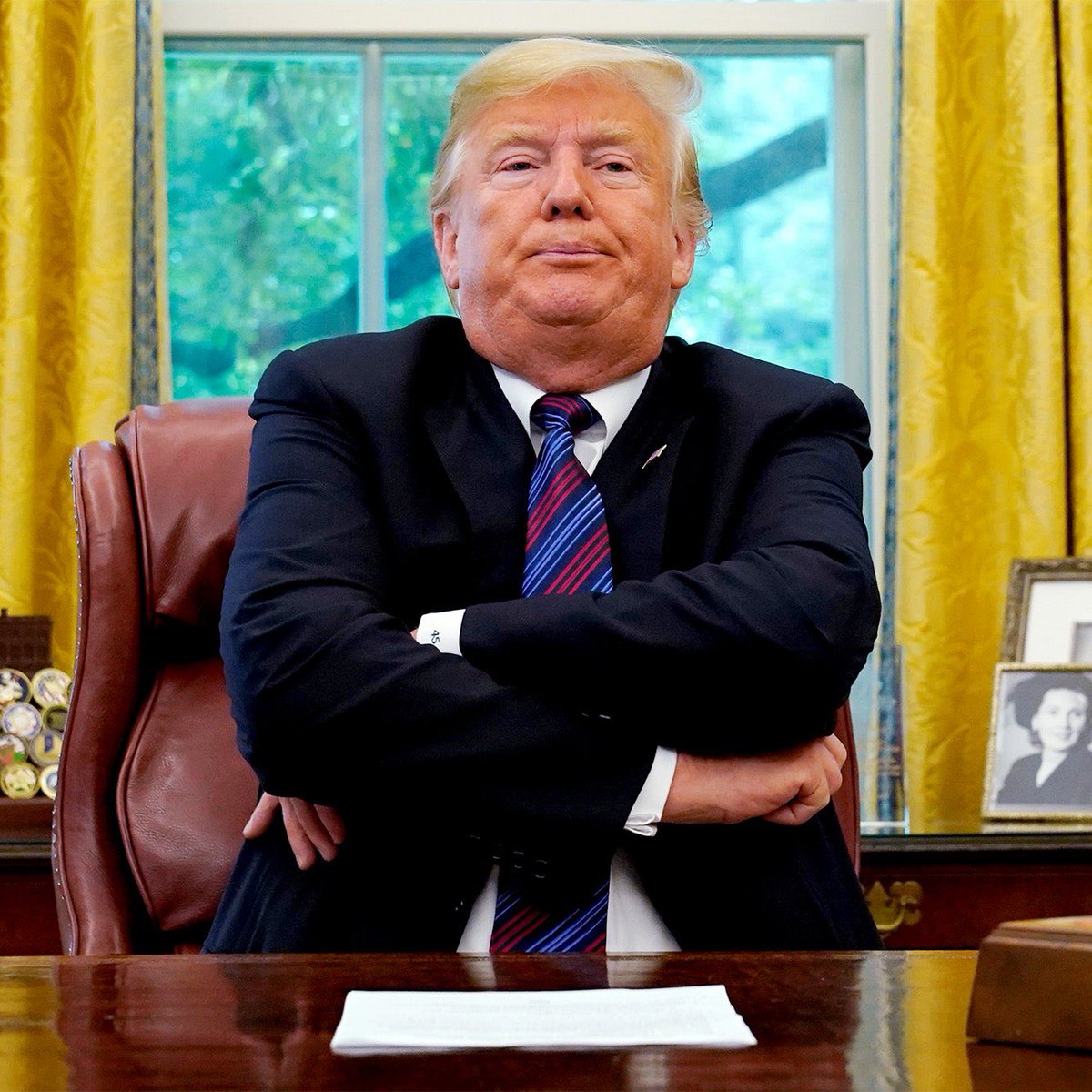 TheUndercoverC7's tweet photo. @realDonaldTrump why are you so ugly? Like ugh so sad 😢 #tragic https://t.co/6brlIPbMvN