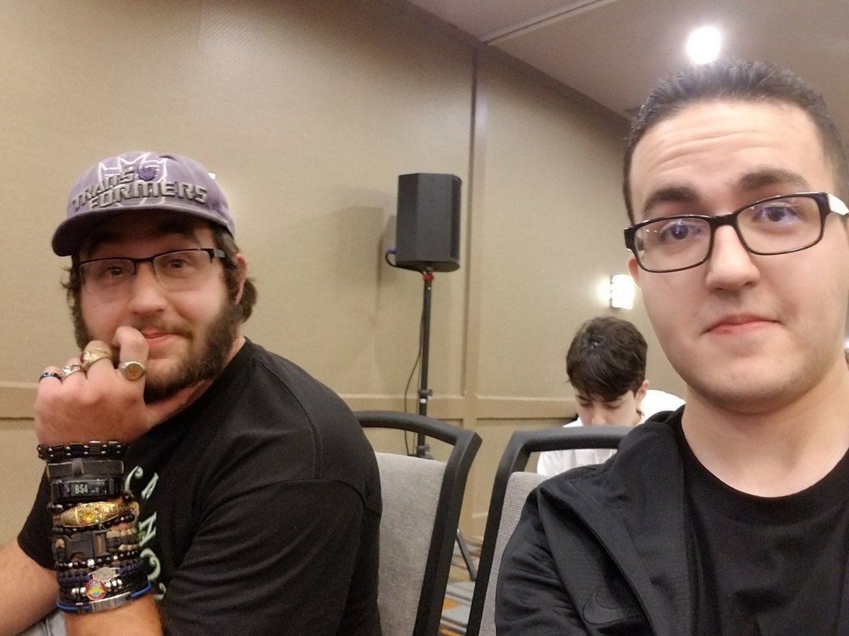 steelcitybots's tweet photo. A year ago today...
Legends were made
#tfcontoronto #podcastpanel
#brownies https://t.co/YQNuphSXdP