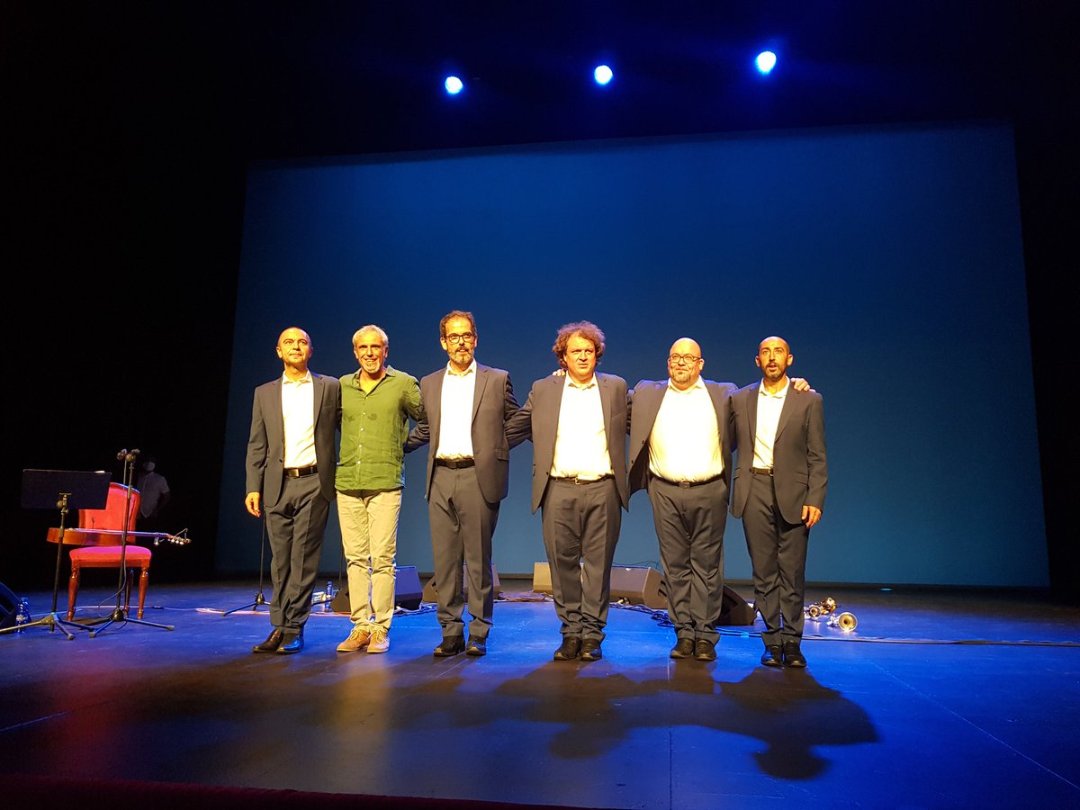 sanpasos's tweet photo. Hem gaudit molt amb el vostre #talent, @spanishbrass i @CarlesDenia
Gracies!!

#MiraSiHemCorregutTerres
#poliritmia https://t.co/HIQ2w0dDPF