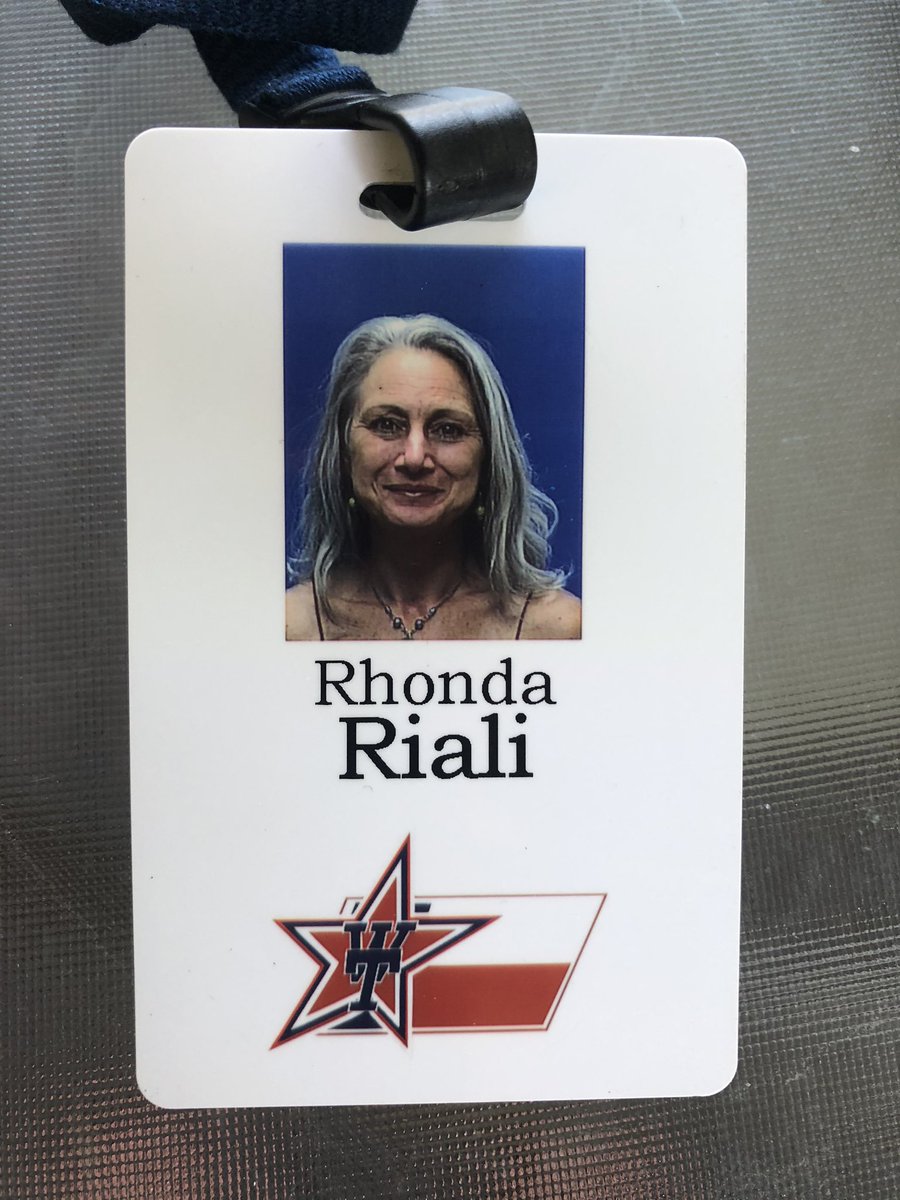 RRiali's tweet photo. @lone_theatre Official Texan!
#excitedforschool #wherechampionsperform https://t.co/zUKAZmy7Sy