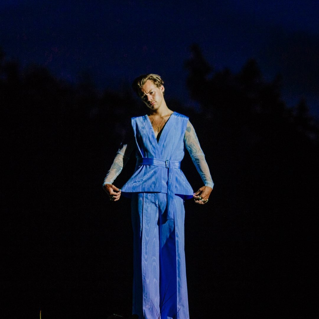 21. AND THE COUNT DOWN BEGINS !!! we’re all just waiting and crying bc it’s FINALLY happening. oh my god