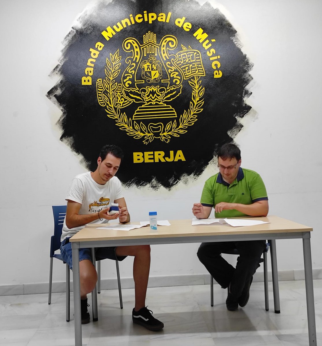 HdadCenaAlmeria's tweet photo. 🎼 Renovados los contratos con @BCTCarmenAlm y @BMMBerja
hasta el año 2024.

https://t.co/coCzttnUPX https://t.co/tikeZkNvXD