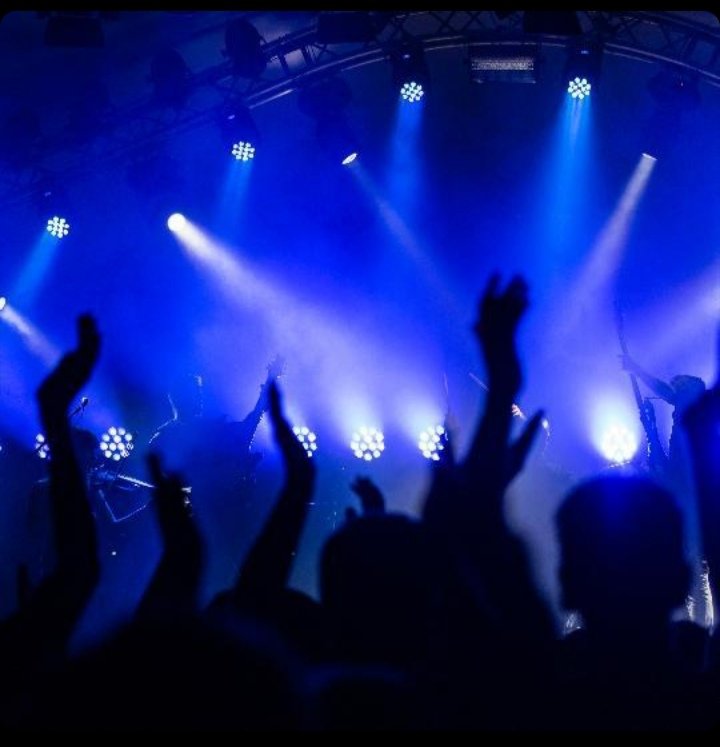 2wingsmusic's tweet photo. Dziękujemy że byliście z nami!

Już niedługo startujemy z kanałem na YouTube i nowymi singlami

#youtube #people #poland #top
#koncert #event #2wings #2wingsmusic #zamek #polska #music #holidays #pop #fan #special #fanspesial #2020r https://t.co/mr0JbO4xhf