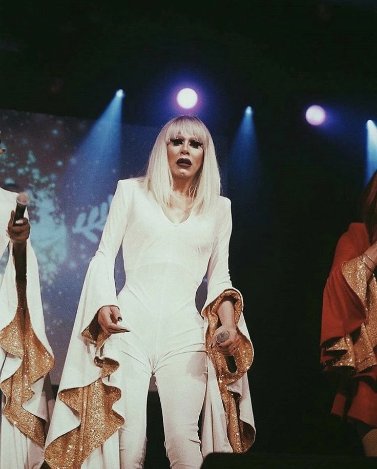 A thread dedicated to the absolutely stunning Sharon Needles