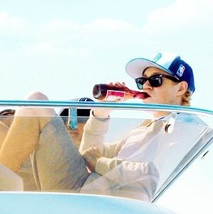 𝐍𝐢𝐚𝐥𝐥 𝐇𝐨𝐫𝐚𝐧 𝐝𝐫𝐢𝐧𝐤𝐢𝐧𝐠  𝐚 𝐭𝐡𝐫𝐞𝐚𝐝 