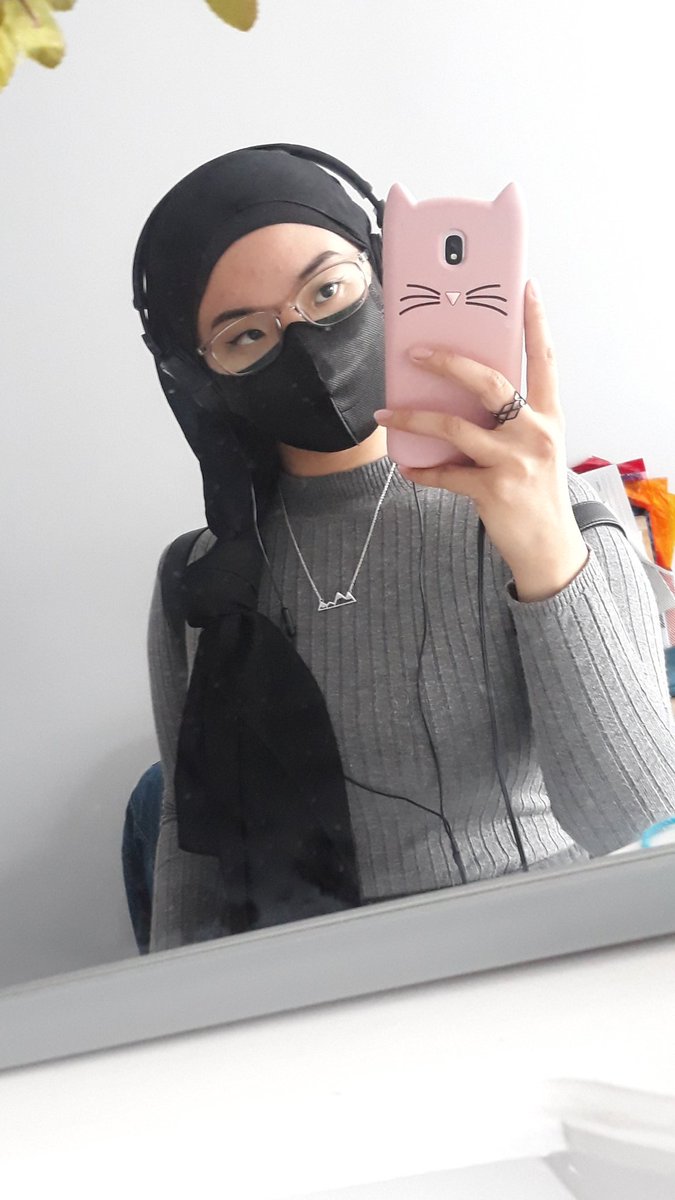 Today's look was somewhat ninja/nun ish and yknow what  ill roll with that