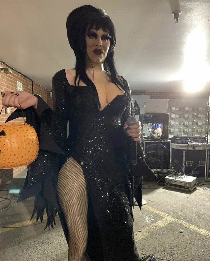 A thread dedicated to the absolutely stunning Sharon Needles