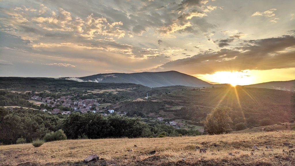 Después de la #tormenta siempre llega la calma . 28 litros en hora y media . #sierradelademanda #arandio