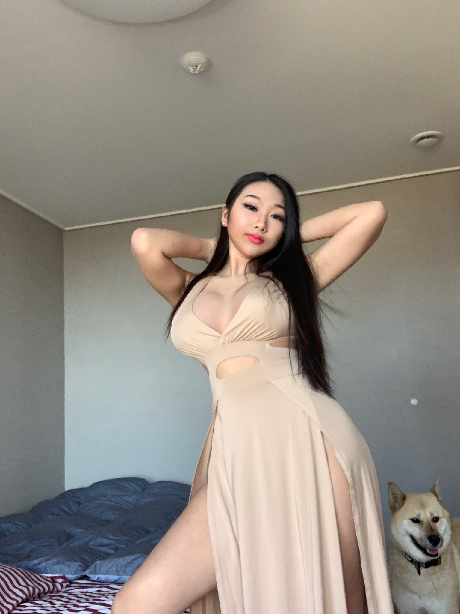 Yuri Boler on X: Rt if you wanna take some videos with me 👅  t.con84e8U07O8  X