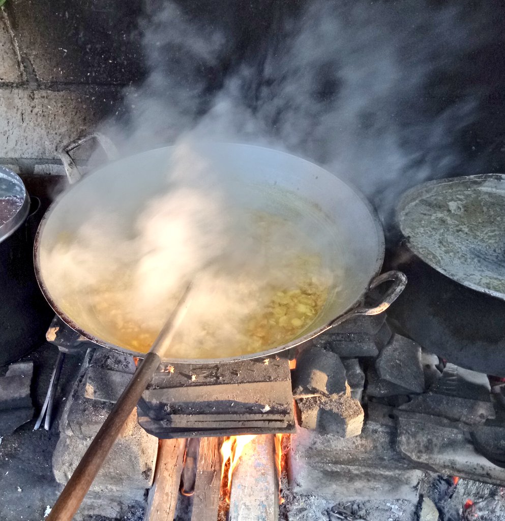 novaneffendy's tweet image. Selamat pagi dari dapur.
Hari ini giliran memasak Soto Daging ala Madura 🔥♨🍴
#morningcooking