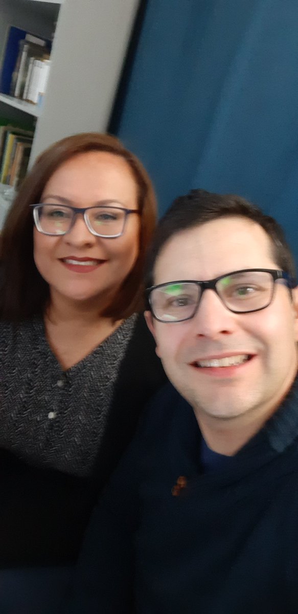 fdoporter's tweet photo. Listos para ver el Show 👍
@Cumparini @marcosimu @theCOWcompany #plazaitaliaenvivo #eltutorial https://t.co/Ns1ZFFlqlU