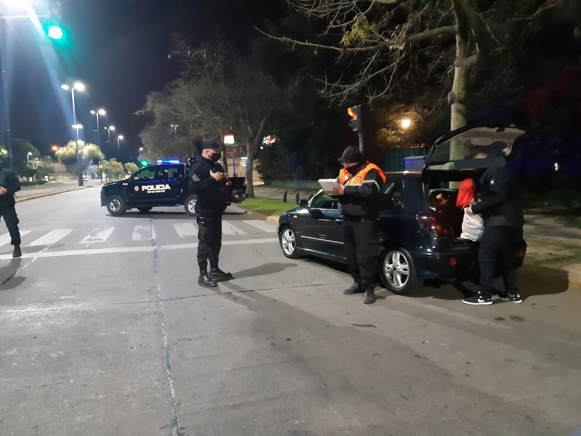 GustavoAdda's tweet photo. 38 motos y un auto fueron Remitidos por falta de condiciones de seguridad.
#HayControl
Lo ves. No te la contamos.
El #TercioDelta del #CRE @MinSegSF y @DGTRosario de @SCyCRos en toda la ciudad. A toda hora.
Porque #CuidarnosEsEntreTodos. https://t.co/xT0Rxu67t4