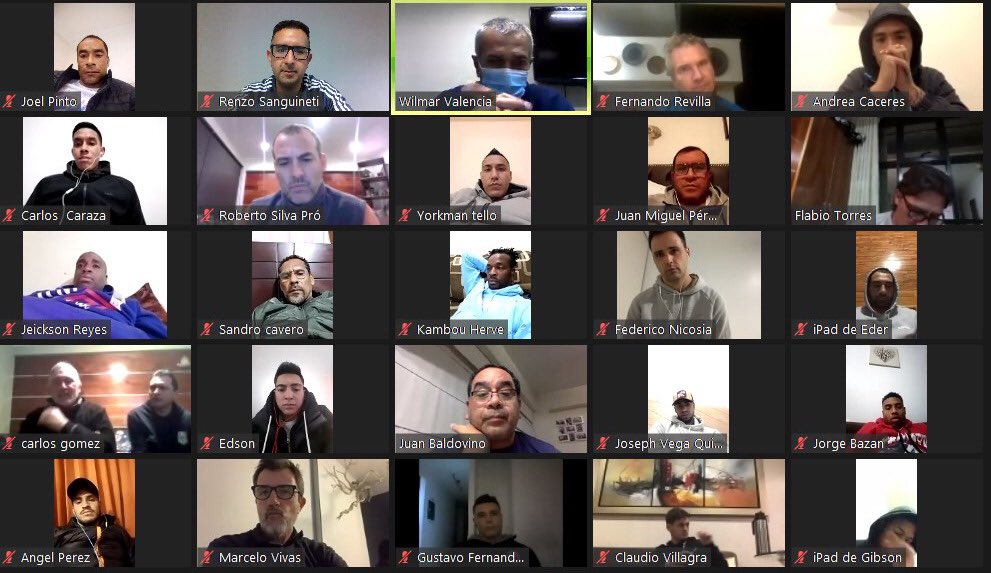 RsanguinetiCh's tweet photo. Continuamos con las reuniones con los futbolistas y comandos técnicos de los planteles de la Liga 1.
#Responsabilidad
#Concientización
#Protocolos
#SafapCerca
#DefensaProfesional https://t.co/VsCMu9FEcu