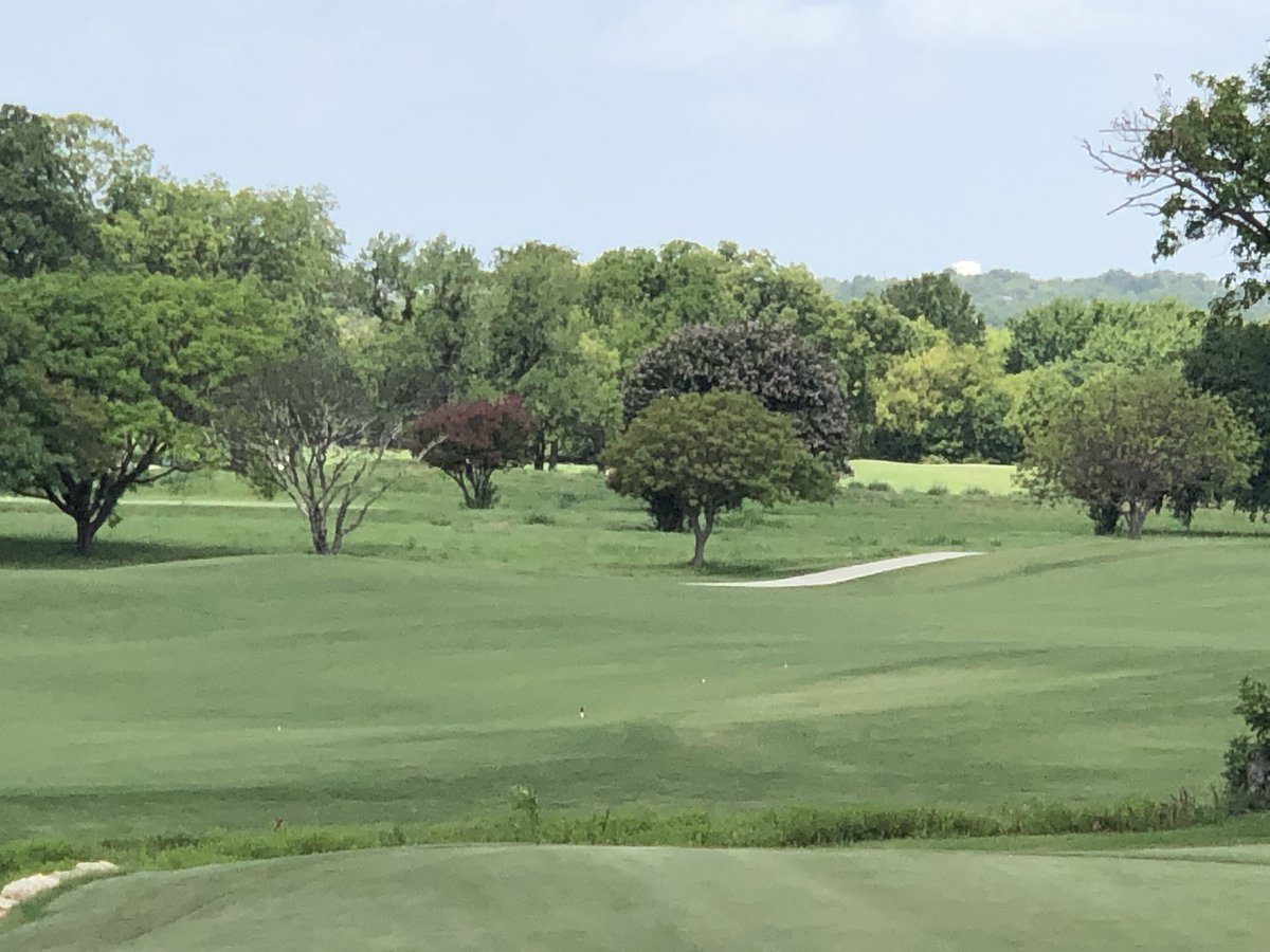 Only_1Zee's tweet photo. Here are some more pictures from Rockwood Golf Course by @ColliganGolf. Love how they give you peaks of Ft. Worth on some of the holes. But you feel like youโre out in the country side. Definitely will bring it on video with @BikesBirdies. #findingfairways https://t.co/2S4wHWUbZ8