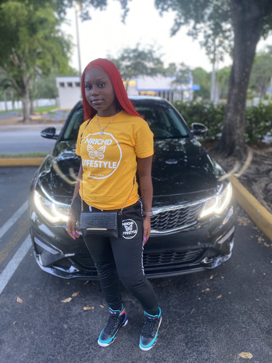 finessinnkay's tweet photo. barely flex, but don’t play with me period🔥😼
Outfit : @nrichlifestyle @nrichdant
Hair: @lealavishhlooks https://t.co/1WAPL3DzgJ