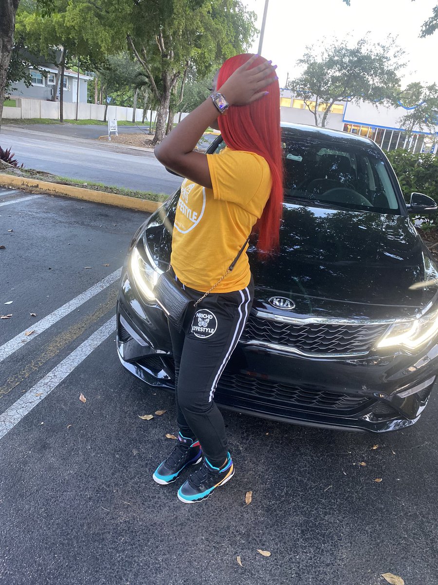 finessinnkay's tweet photo. barely flex, but don’t play with me period🔥😼
Outfit : @nrichlifestyle @nrichdant
Hair: @lealavishhlooks https://t.co/1WAPL3DzgJ