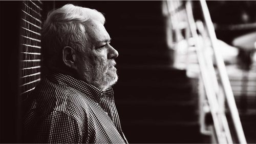 laparadapoetica's tweet image. Con un profundo dolor informamos el fallecimiento del gran poeta venezolano Armando Rojas Guardia.
Una pérdida irreparable para las letras.
Descansa maestro