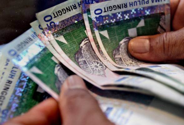 🇲🇾Astro AWANI🇲🇾 on Twitter: "National poverty line income revised to RM2,208 - DoSM #AWANInews #EnglishNEWS https://t.co/6xl0HO6dBE https://t.co/kUL9M9Fjix" / Twitter