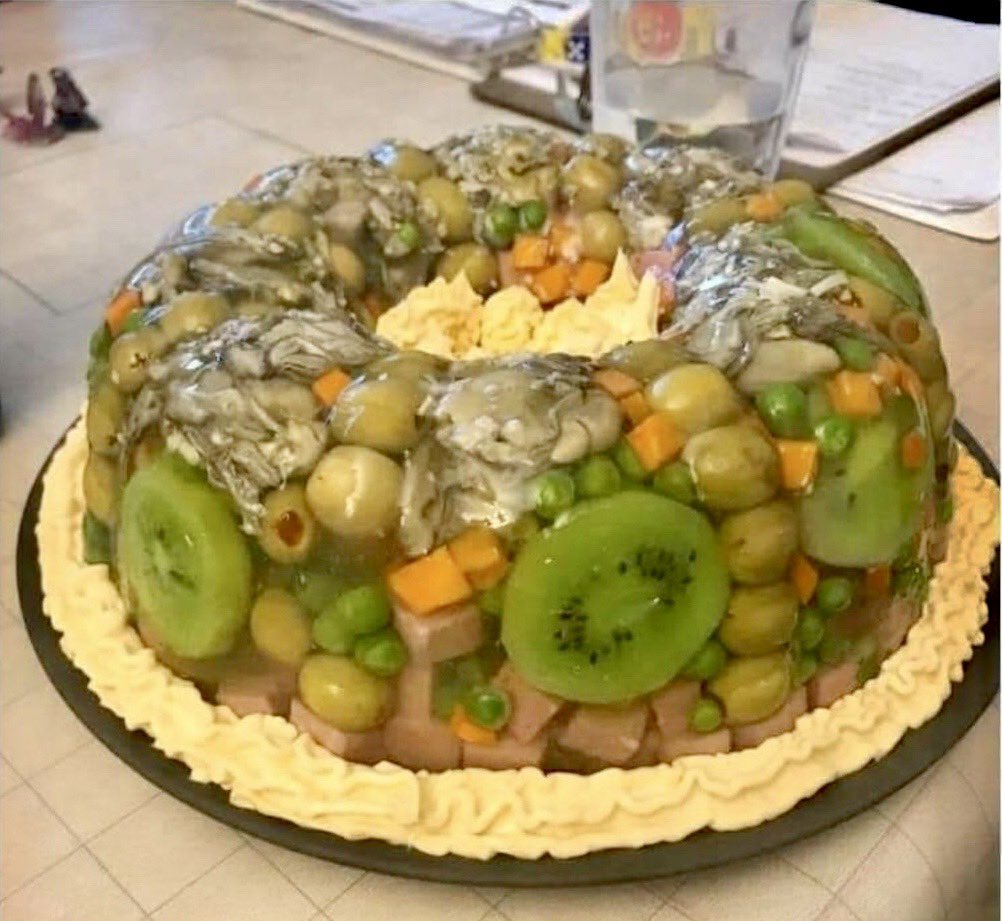 LloydLegalist's tweet image. How to get out of potlucks for the rest of your life.