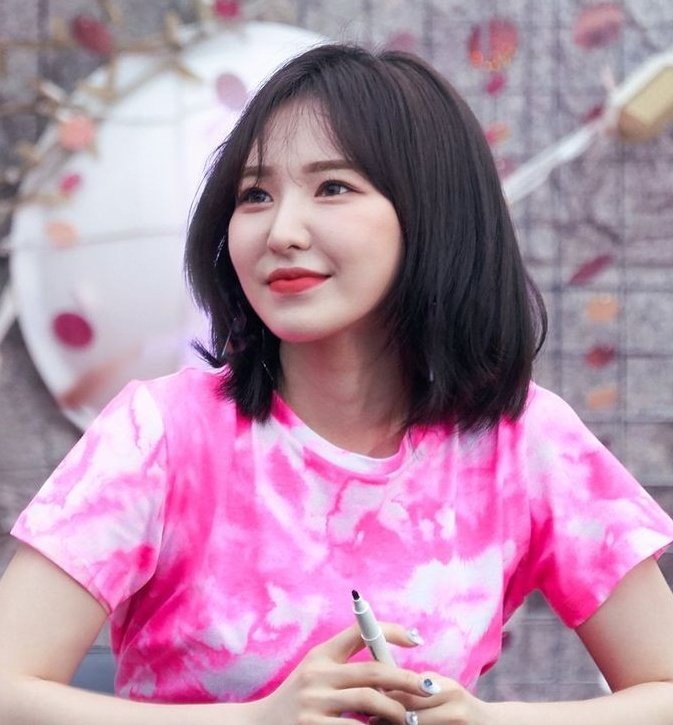 let's appreciate wannie's visual; 𝙖 𝙩𝙝𝙧𝙚𝙖𝙙