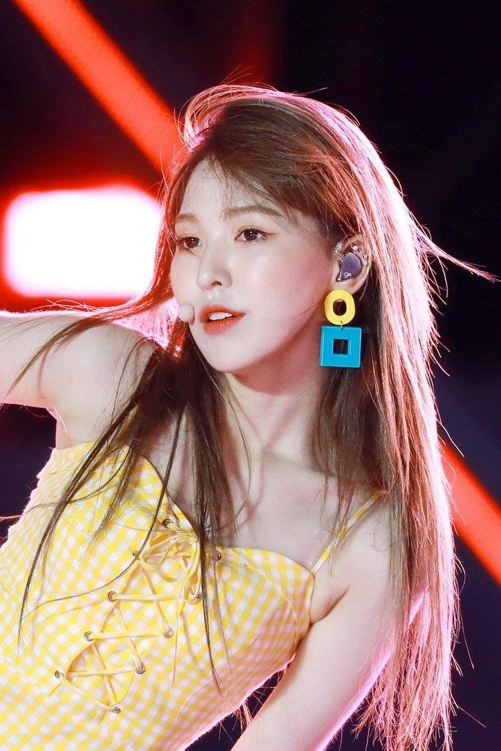 let's appreciate wannie's visual; 𝙖 𝙩𝙝𝙧𝙚𝙖𝙙