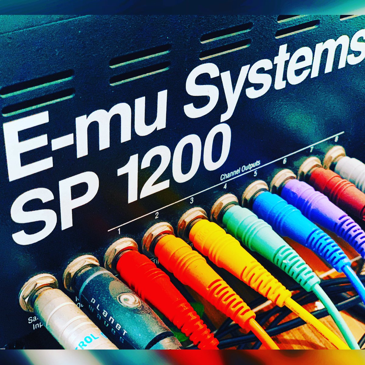 markyardley's tweet image. Colour’s a beautiful thing #sp1200

And nothing gives drums more colour than this bad boy tracked through a couple of API 512c pres 🔥!

Prepping for the first PEAK Sounds sample pack. 

@peakprotraining @thisisapiaudio