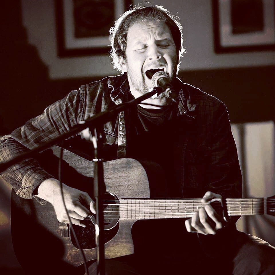 PropellerInn's tweet image. 🎶Live Music - Spike Oatley - Saturday 11th🎶

Sit back &amp;amp; relax this Saturday between 2-4pm &amp;amp; listen to an amazing acoustic set by Spike Oatley playing live on the patio 🎸

Booking is highly recommended. Please call 01983 873611 ☎️

Social distancing guidelines must be followed