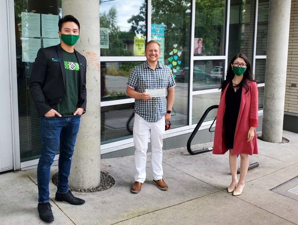 Lee__Jessie's tweet photo. Giving back to our local youth resource centre who’s mission is to provide LGBTQ+, Aboriginal and at-risk youth the resources and safe space to learn, thrive and live an empowered life 💪✨ #TDPlayPacific2020 @JackyLuo_TD @AmynJessa_TD @AndrejH_TD @AndrewP_TD https://t.co/ChR0mb5acz