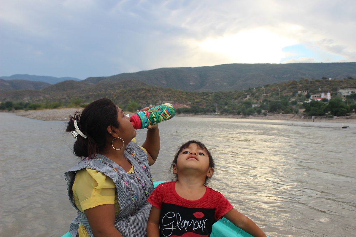 Mexi_HA's tweet photo. Ella es Joaquina, pintora Nahua de Guerrero, una de las primeras mujeres artesanas con la que comenzamos a trabajar hace 5 años.🥳She is Joaquina, painter woman, Nahua &amp; with her we started working 5 years ago!

#mexiha #INDIGENOUS #crafts #artesanias #tiktokdown #ConvoyInfinito https://t.co/rt4obmXTU6