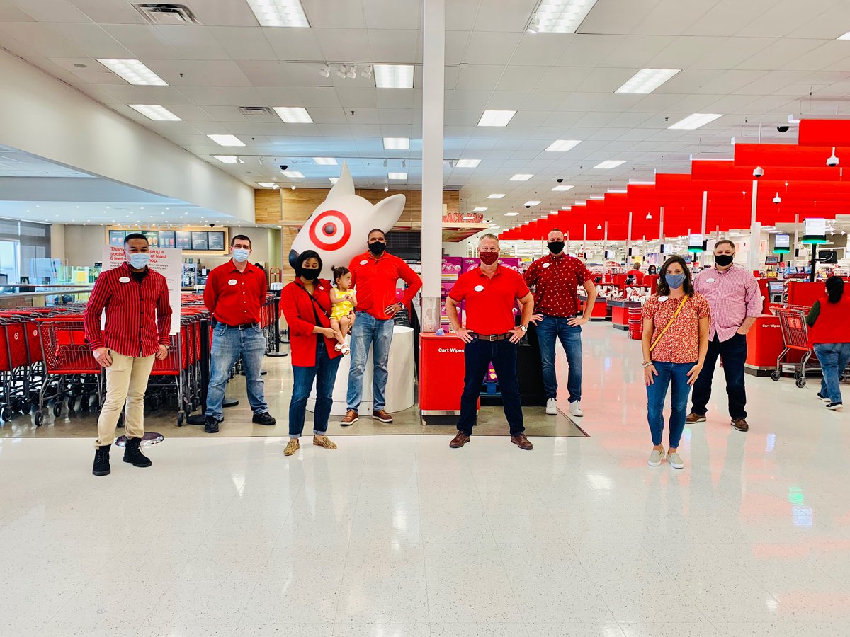 Great couple days with <a href="/PaulkDavid/">david paulk</a> and the G290 team and so nice to have a special guest star in our pic!