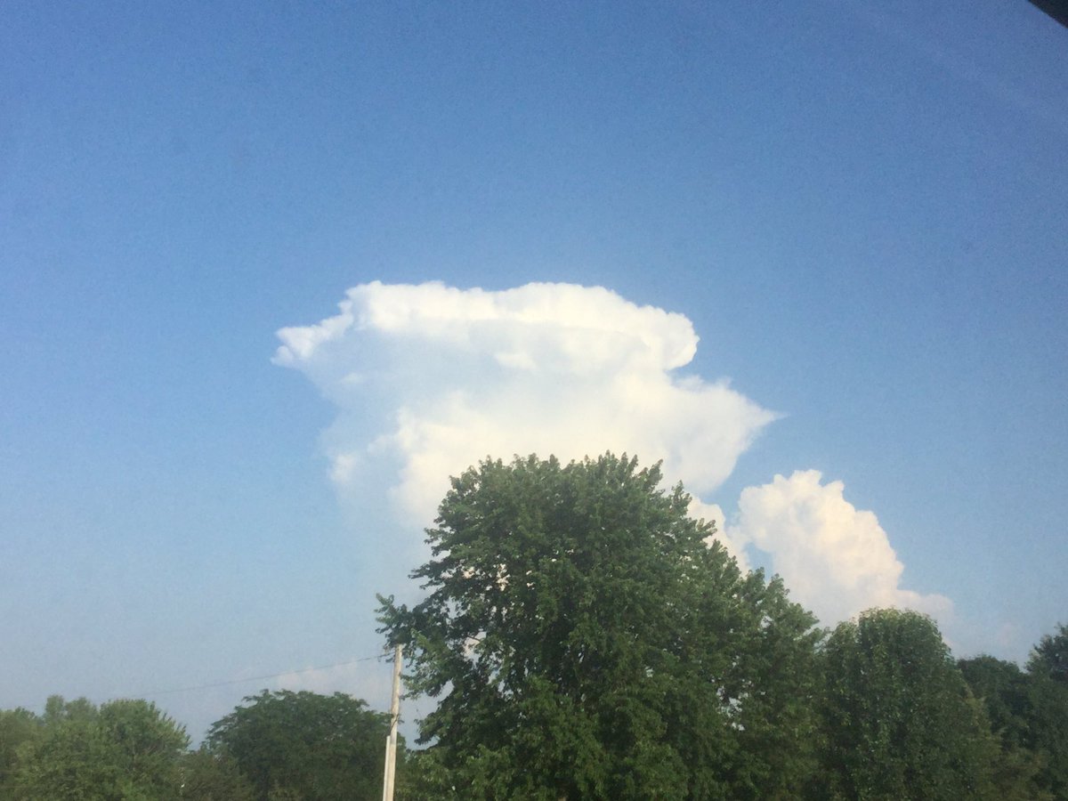 Ace9133's tweet photo. @NWSILN Gorgeous (but obscured) anvil looking South-East from Preble County Ohio on the evening of the 7th. https://t.co/jWQoKFiGJp