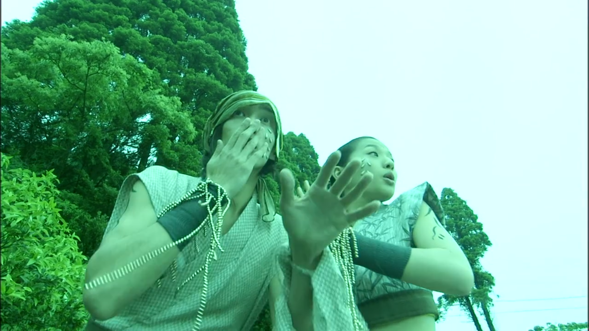 響く鬼の里 7月10日は 仮面ライダー響鬼 二十三話 鍛える夏 放送15周年です 明日夢はホイッスル トドロキは太鼓とそれぞれ専門外で練習に身が入らない2人の対比が目立ちますね 童子と姫のなかでも特にコミカルなドロタボウのコンビは他の姫たちと