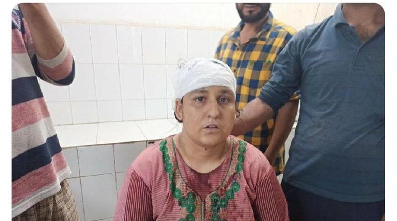 ashraf_wani's tweet photo. Lady from #Ledov #Pampore is recovering and wish her fast recovery she was hit by bullet yesterday evening in exchange of fire between militants and security forces and got unconscious on spot and later recovered in Hospital,
apologies for wrong info.and was deleted immediately https://t.co/37ABG8pkZl