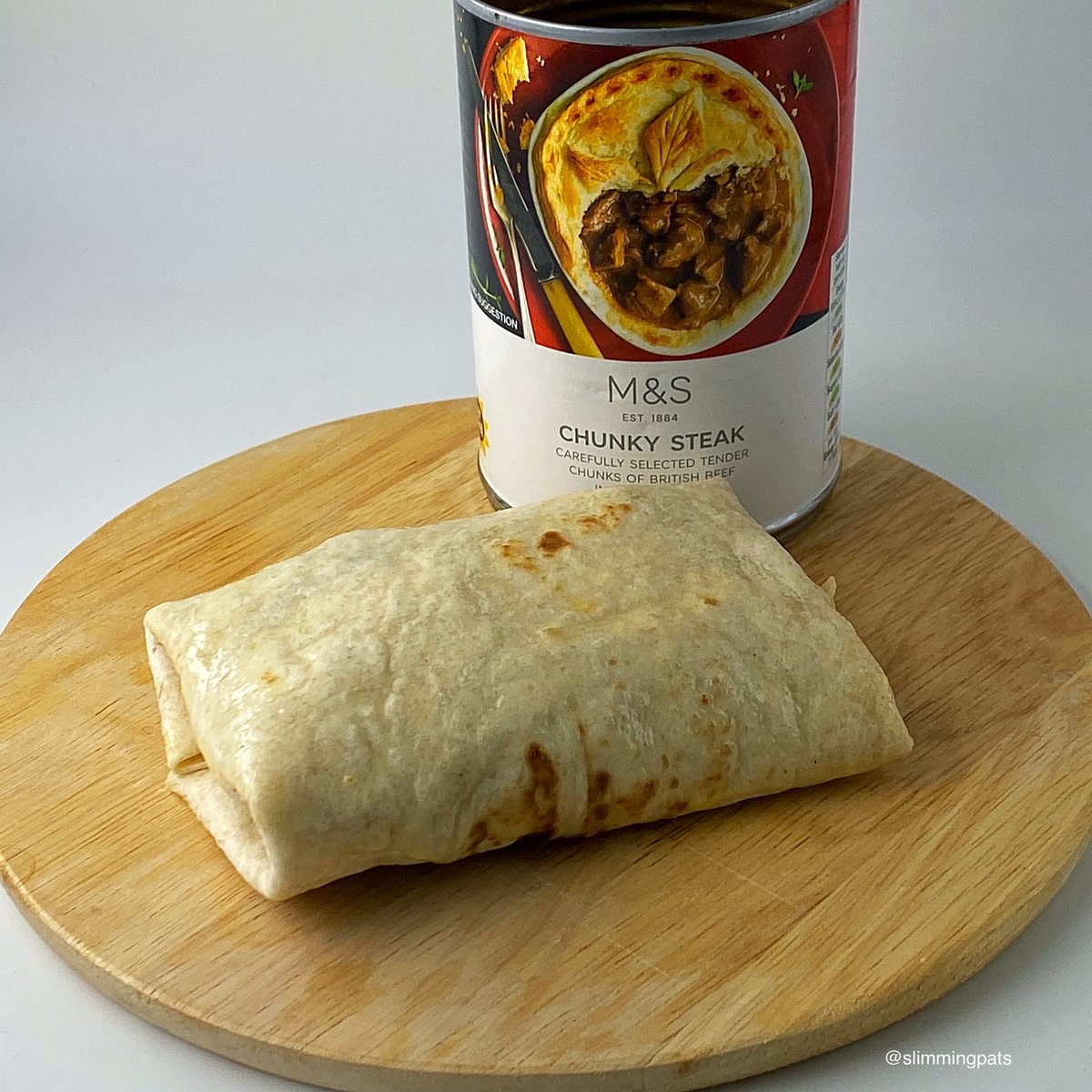 Delicious steak bake using <a href="/marksandspencer/">M&S</a> beef &amp; <a href="/ww_uk/">WW UK</a> wrap served with <a href="/cheshirefarm/">Cheshire Farm</a> chips 😋 #lowsyn #sw #dinner #chips #pie #slimmingworld #fakeaway #Foodie #FoodForThought #ww #sw❤️