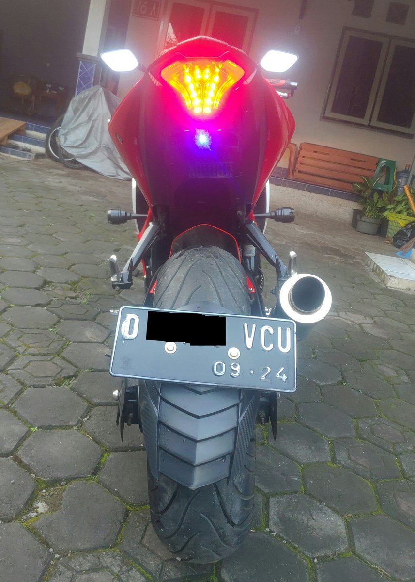 BroTuriser's tweet photo. Kondisi motor Istimewa, mulus, pajak on sampai 09. no Pol D Kabupaten.
Sangat cocok buat yang berjiwa muda.

Berikut aksesoris yang telah terpasang, part orinya ada semua kecuali Velg, karena sekarang pakai tapak lebar.

Next text.. https://t.co/2QVcGfYtKB