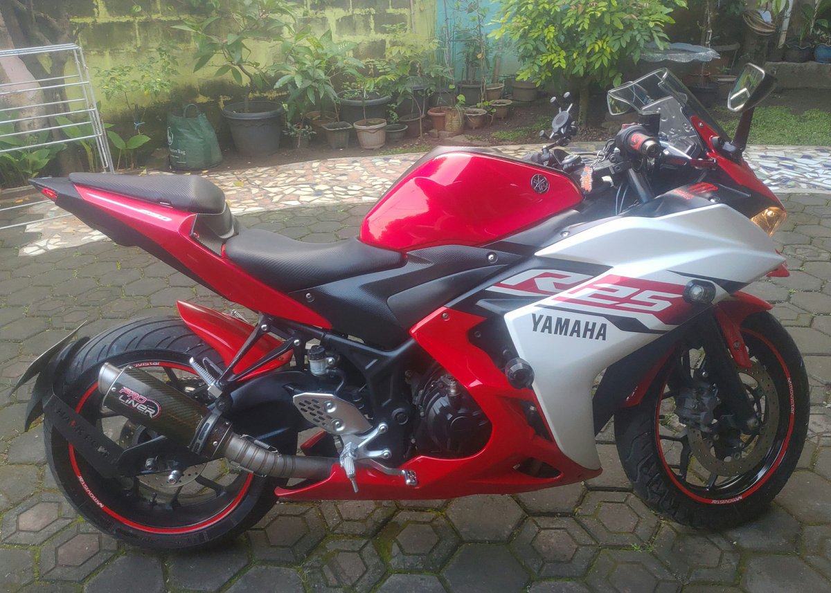 BroTuriser's tweet photo. Kondisi motor Istimewa, mulus, pajak on sampai 09. no Pol D Kabupaten.
Sangat cocok buat yang berjiwa muda.

Berikut aksesoris yang telah terpasang, part orinya ada semua kecuali Velg, karena sekarang pakai tapak lebar.

Next text.. https://t.co/2QVcGfYtKB