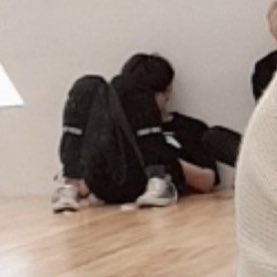 ᵗⁱⁿʸ ᴊᴜɴɢ sᴜʙɪɴ ( ´•̥-•̥` )