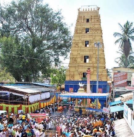 Miraculous 12th Century Hasanamba temple,Hassan, Karnataka of Goddess Shakti is open to devotees only 7-10 days during Diwali every year. Rest of the year,Sanctum of Goddess is closed & left with a lit lamp, flowers,water &2 bags of rice as an offering until the next year1/3