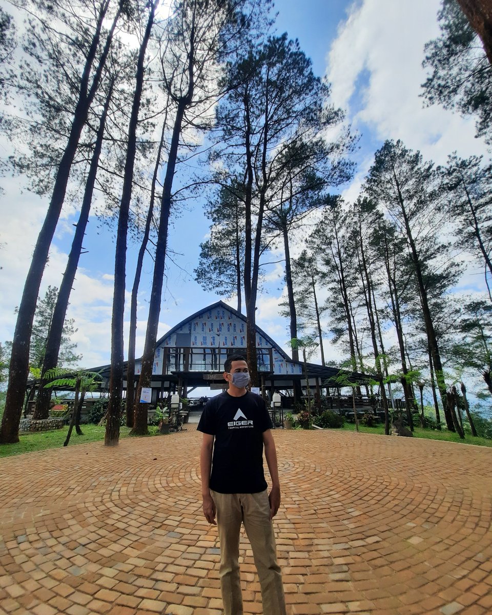AzizolMaulana's tweet photo. Ketika kau melakukan usaha mendekati cita-citamu, di waktu yang bersamaan cita-citamu juga sedang mendekatimu. Alam semesta bekerja seperti itu.

Sumber: Garis Waktu https://t.co/gk4ZdZKDxp