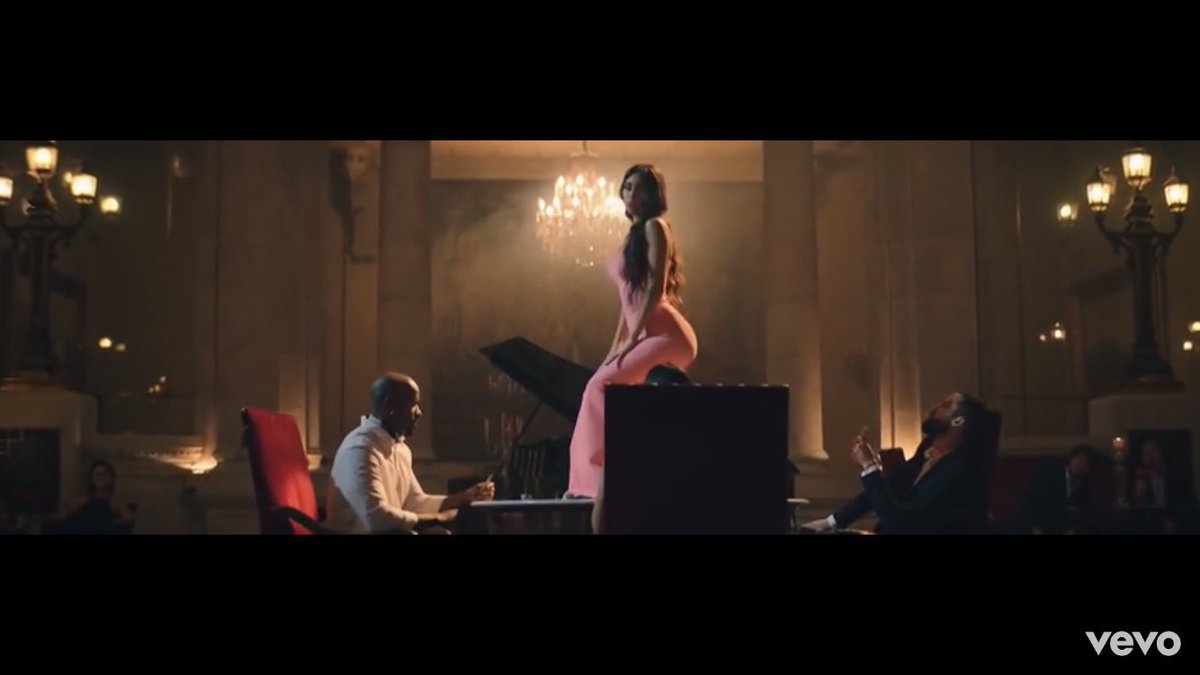 PalomaMamiStats's tweet photo. Durante la noche de ayer y por toda la jornada del día de hoy Kimberly Loaiza ha sido acusada de "Copiar el estilo de Paloma Mami" todo esto ocurrió por el último lanzamiento de su último trabajo musical titulado 'Me Perdiste' que fue estrenado oficialmente hace unos minutos. https://t.co/5gE0u4MKhR