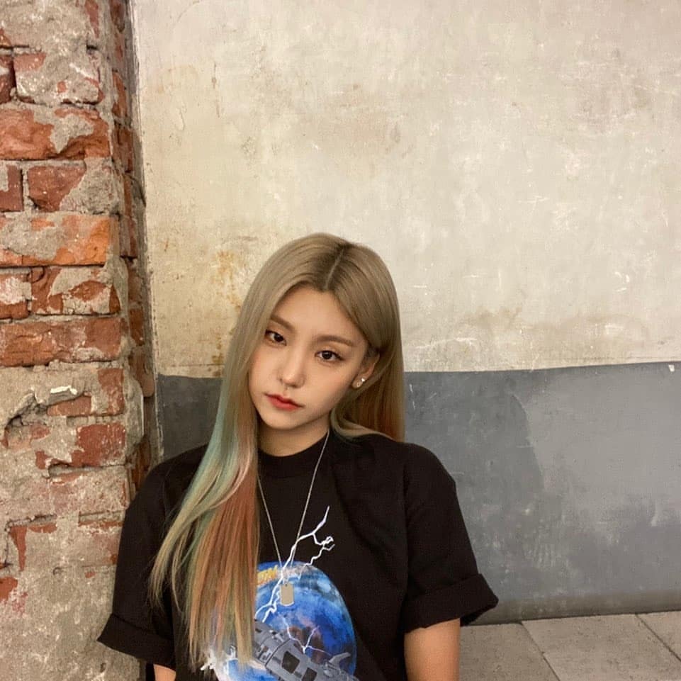 y_ejis's tweet photo. also i've been seeing a lot of people said i look really good with this new hair. i wasn't sure of it at first, but after seeing the reactions of other people, i start to love this hair even more. so thank you 💓 https://t.co/NU0SNwCJCu