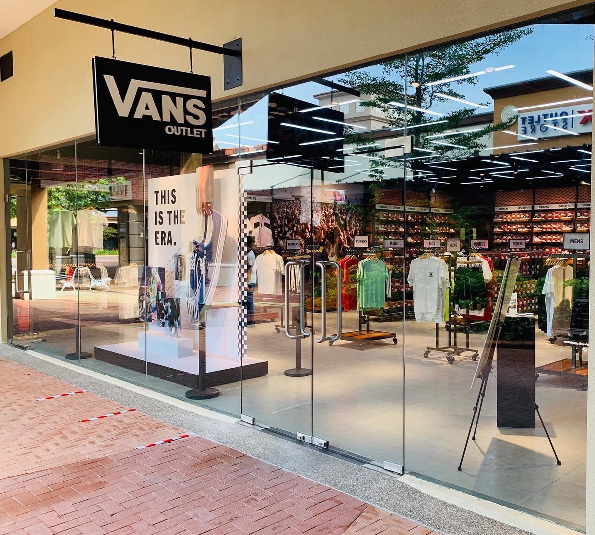 vans premium outlet