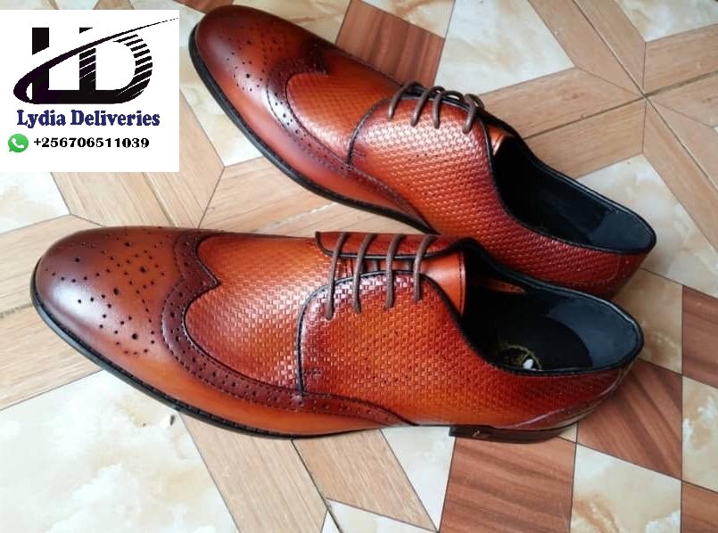 Johnlaban256's tweet photo. #TweetMarket 🌚 post your business/Hustle below this tweet never know your customer might be on my timeline 🤗🤗. Dont forget to retweet 💝. 
Mine: contact @kebirungilydi for all your classy wears 🌚men https://t.co/XrKB7OJ50d