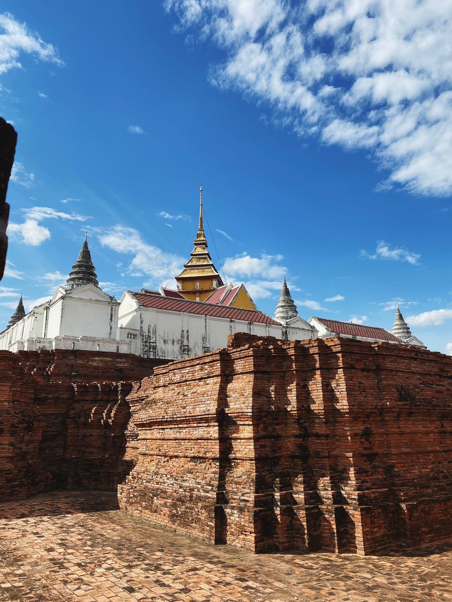 poom_1980's tweet photo. เพิ่งเคยมา ปราสาทนครหลวง unseenก็ตรงซุ้มประตูที่ยอดซุ้มน่าจะชำรุดไป พอเงยหน้าขึ้นไปมองก็จะเห็นท้องฟ้า..โดยไม่มีอะไรกั้น!
Prasat Nakhon Luang
Ayutthaya,Thailand
#poomography
#poom_visit https://t.co/8fwtBjy2CE