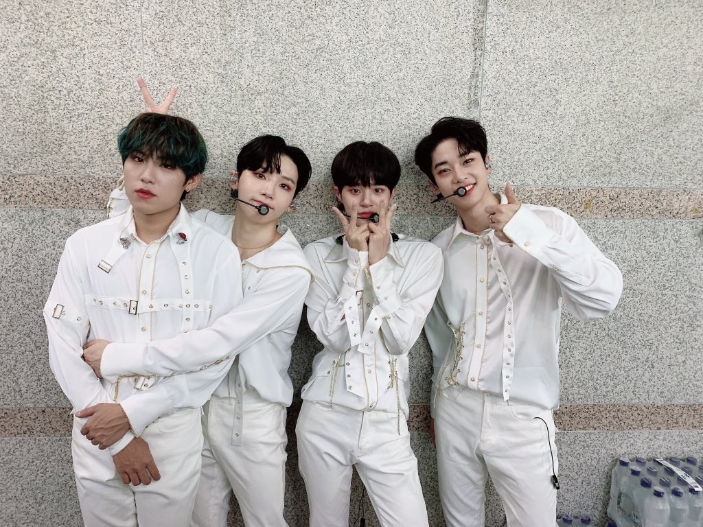 AB6IX's tweet photo. 행운의 금요일은🍀 예삐로 가득 채울 예삐 DAY‼ 저기요 저기요 할 말 있어요‼ 오늘은 ABNEW 떡밥 마르지 않는다고 전해주세요🥰

#AB6IX #VIVID #답을줘 #에이비식스 #전웅 #김동현 #박우진 #이대휘 #브랜뉴뮤직 #BRANDNEWMUSIC https://t.co/8ZvXS10Fck