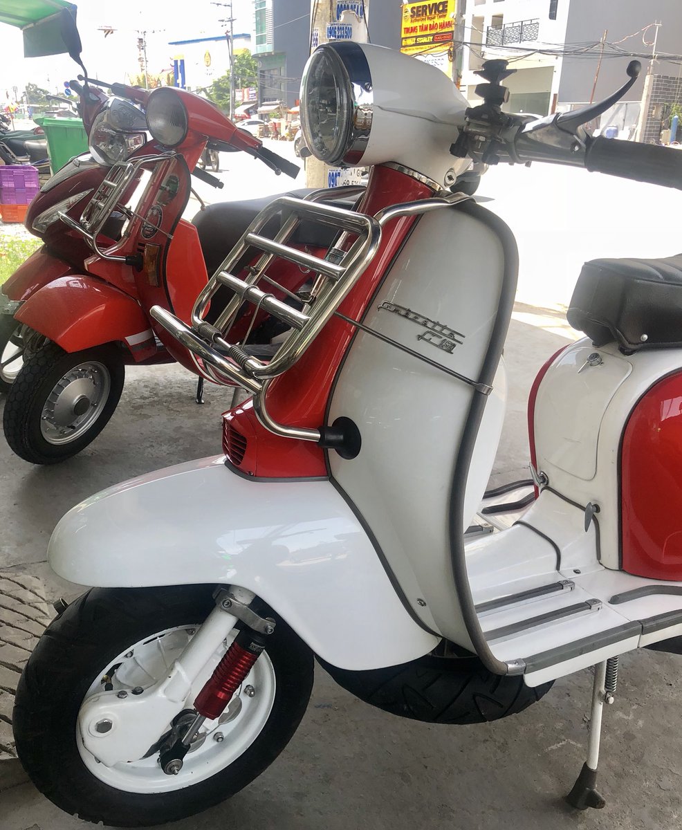 SSCvietnam's tweet photo. A few nice Targa Line and touring upgrades today for Don’s RB250 #RB250 #TargaLine #Touring #Lambretta https://t.co/6QTHaygoMg