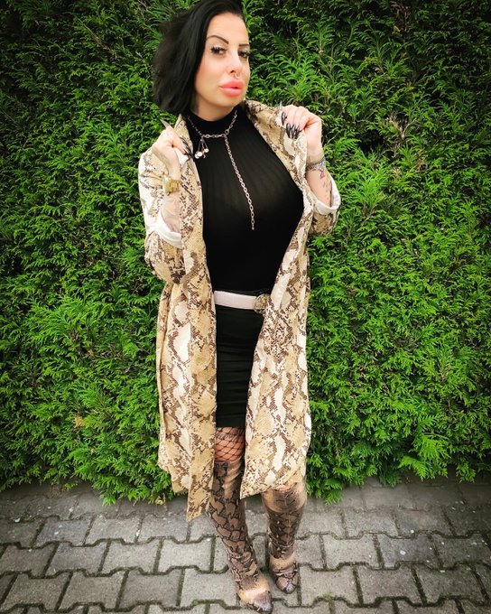 [WERBUNG] Good Morning... Your goddess wishes you a hot weekend! What are you doing at the weekend? 💋👑<a href="/tag/friday"class="tags"><span>#friday</span></a><a href="/tag/summer"class="tags"><span>#summer</span></a><a href="/tag/lips"class="tags"><span>#lips</span></a><a href="/tag/queen"class="tags"><span>#queen</span></a><a href="/tag/goddess"class="tags"><span>#goddess</span></a><a href="/tag/artist"class="tags"><span>#artist</span></a>